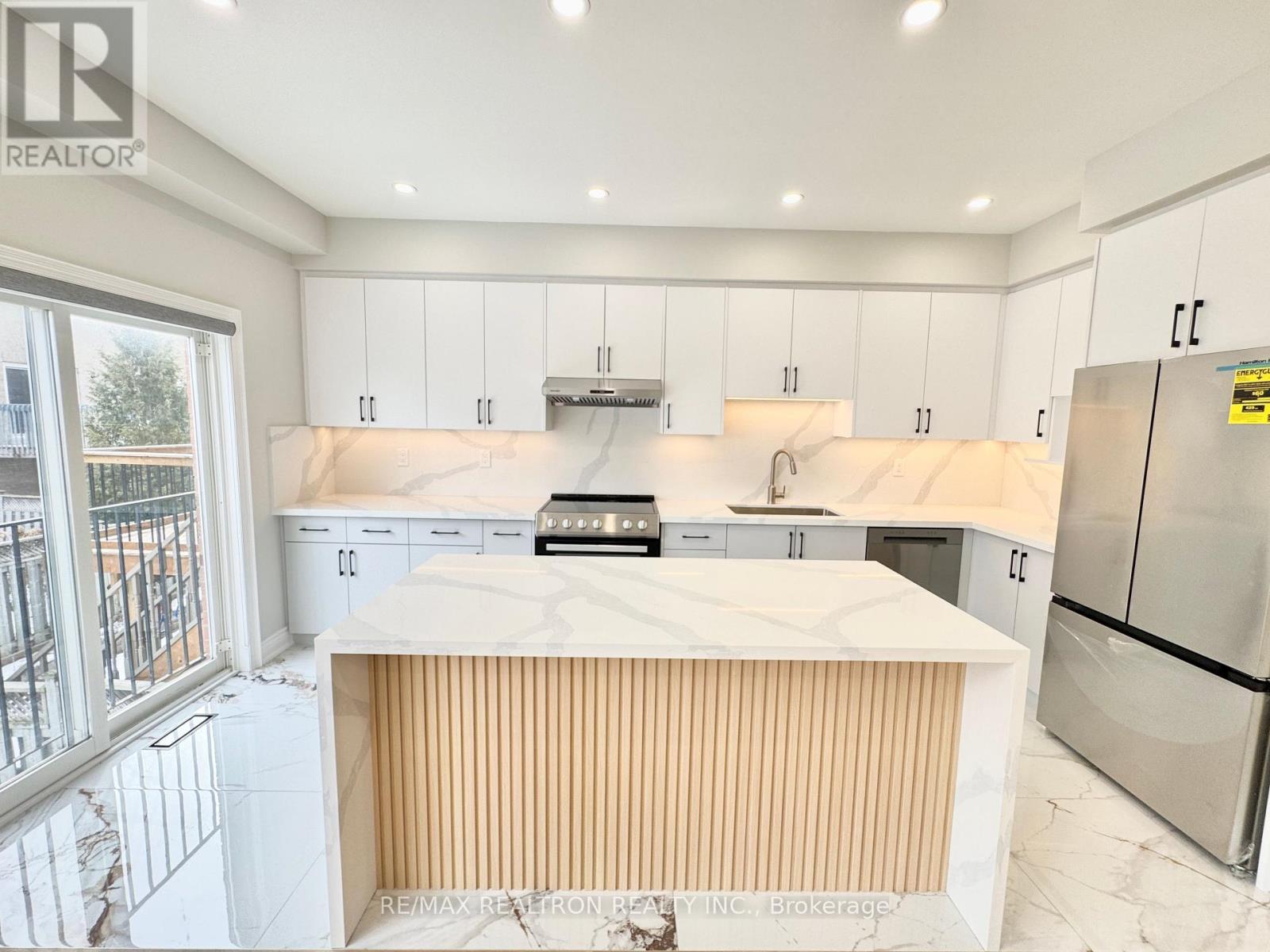 House – 20 MADISON HEIGHTS BOULEVARD, Markham – photo 4