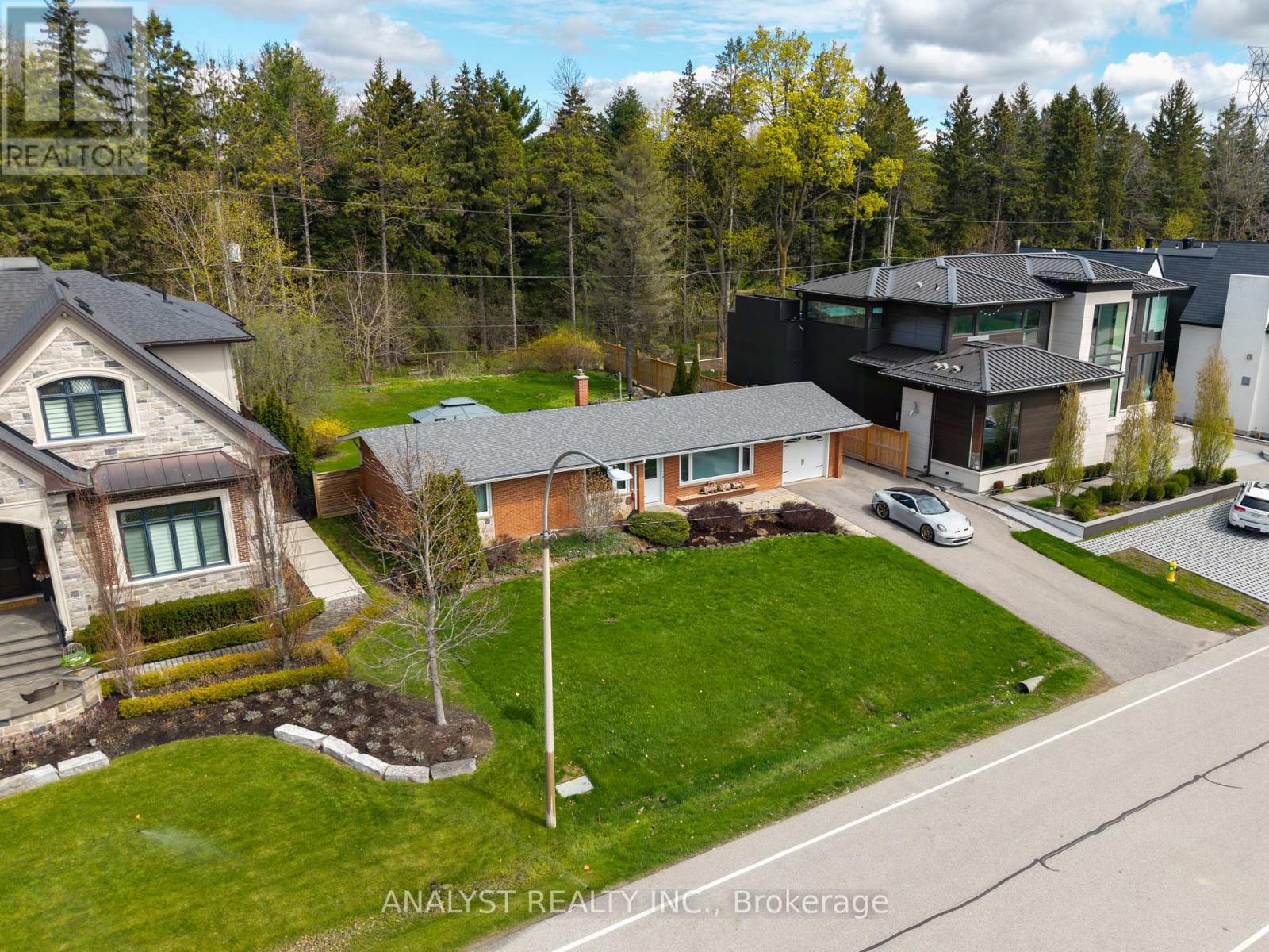 House – 104 CARDISH STREET, Vaughan – photo 2