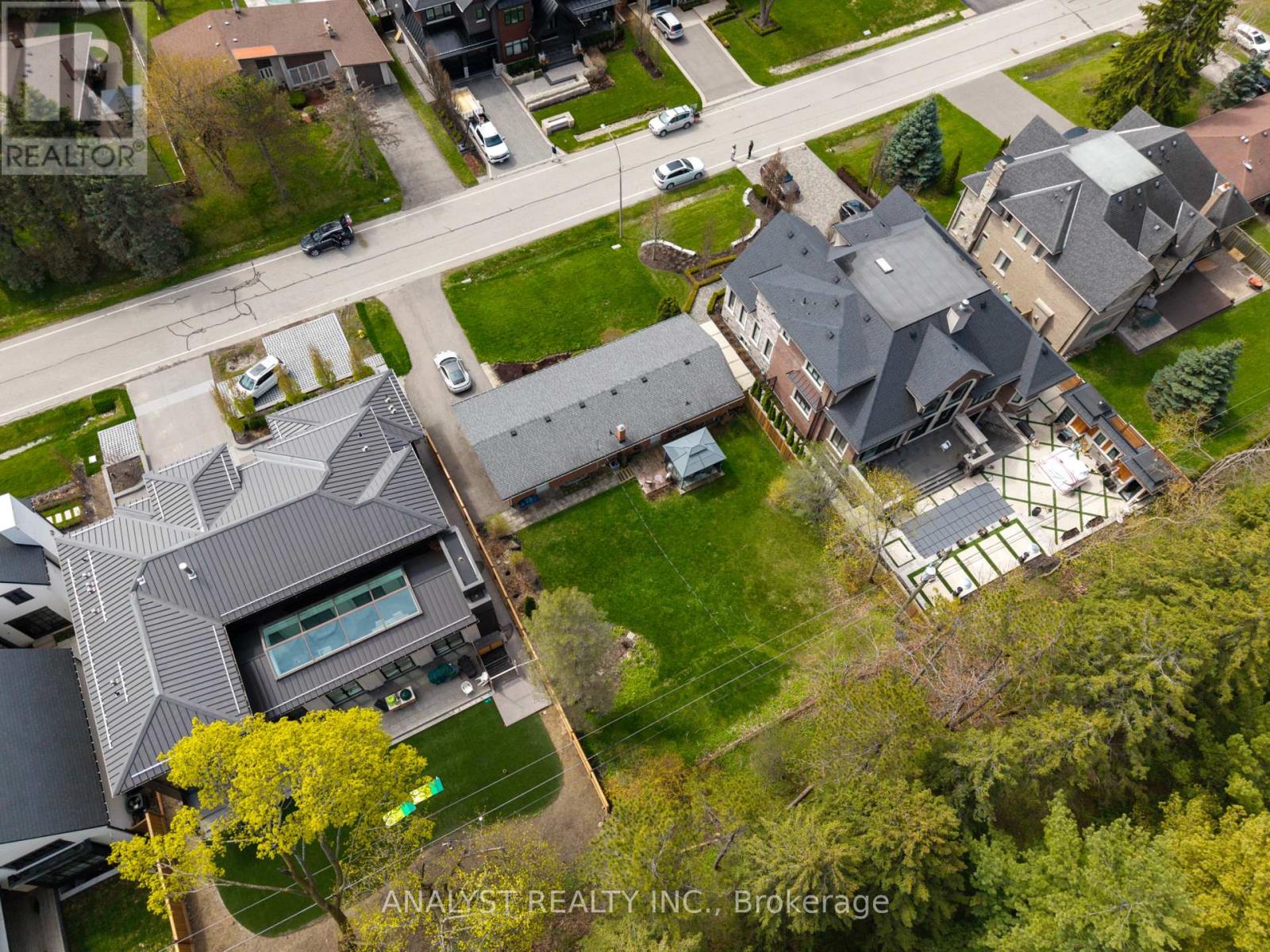 House – 104 CARDISH STREET, Vaughan – photo 5