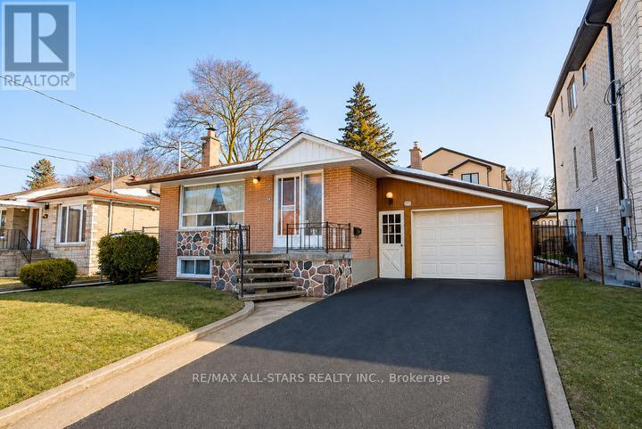 House – 394 OSIRIS DRIVE, Richmond Hill – photo 2