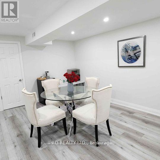 House – 2595 WINDJAMMER ROAD, Mississauga – photo 2