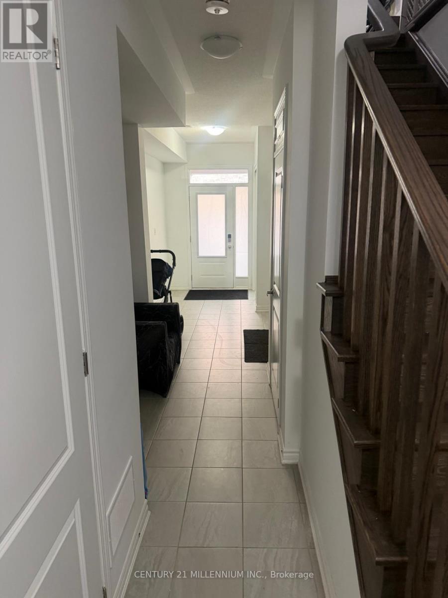Row / Townhouse – 57 MELMAR STREET, Brampton – photo 4