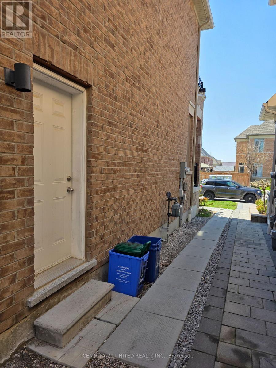 House – BASEMENT - 33 HAYERAFT STREET, Whitby – photo 2