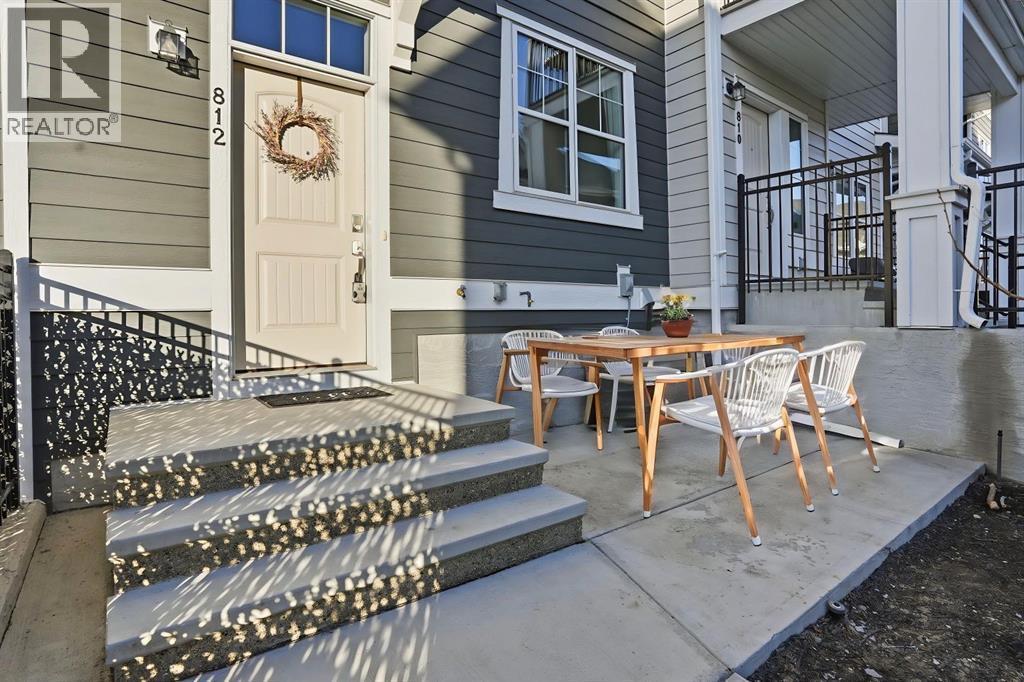 Row / Townhouse for Sale in 812 Cranbrook Walk SE|Calgary, Alberta T3M2V5 5