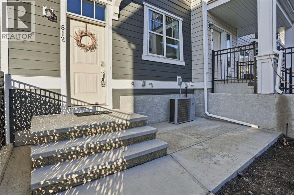 Row / Townhouse for Sale in 812 Cranbrook Walk SE|Calgary, Alberta T3M2V5 4