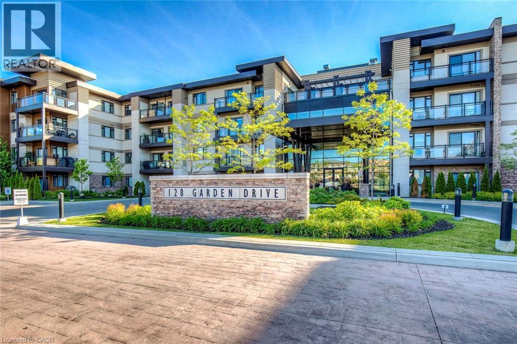 Apartment – 128 GARDEN Drive, Oakville – photo 2