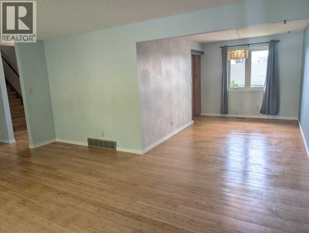 House for Sale in 3711 Beaver Road NW|Calgary, Alberta T2L1W9 4