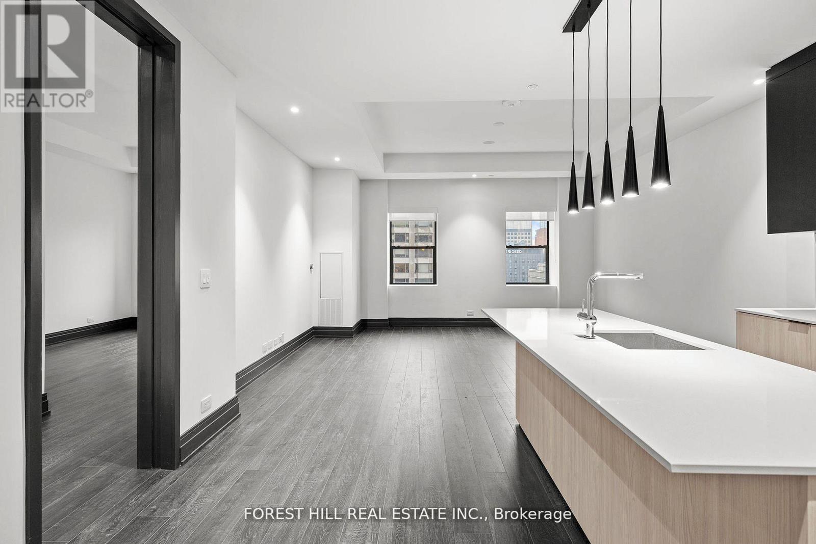 Apartment – 602 - 2 AVENUE ROAD, Toronto – photo 2