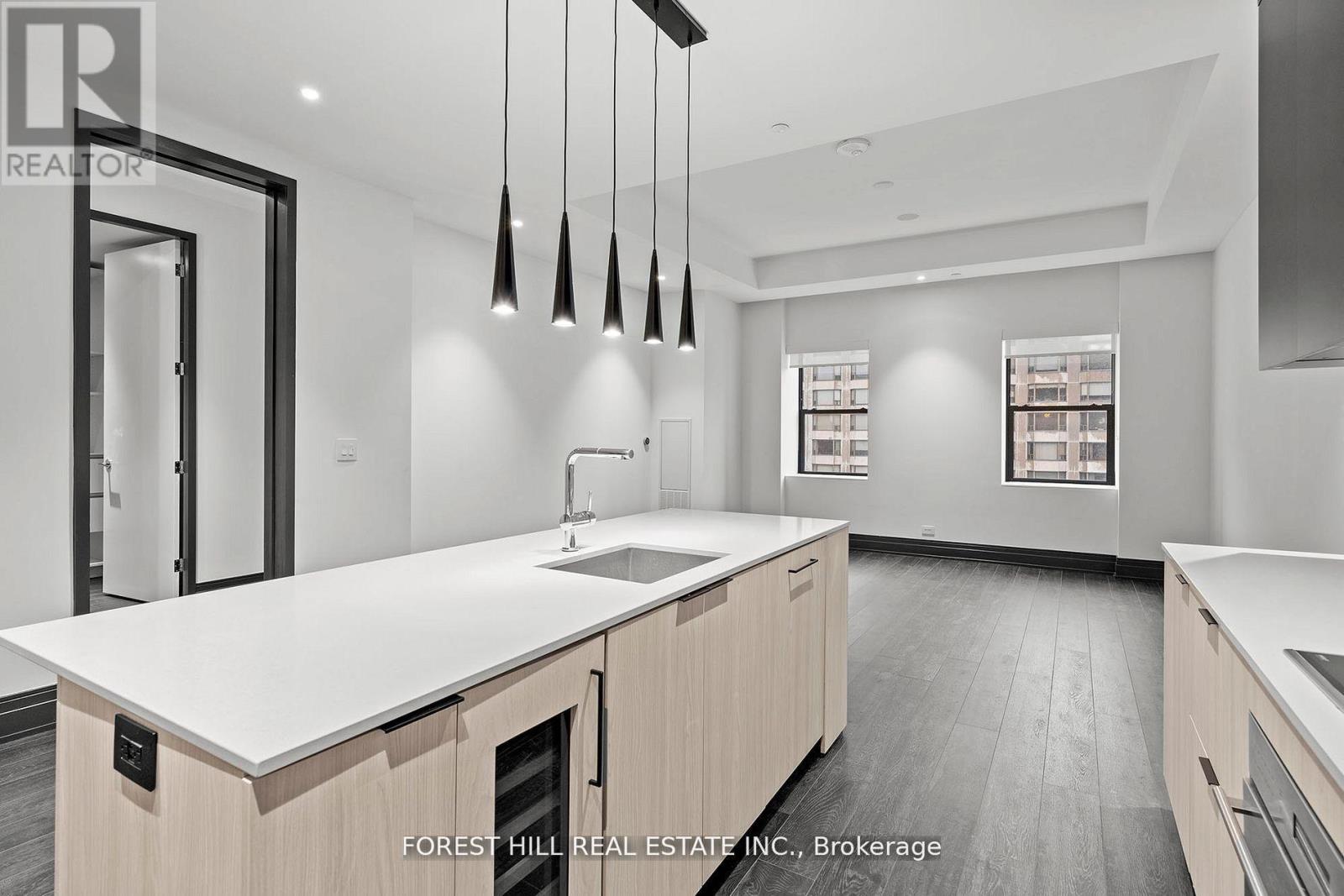 Apartment – 602 - 2 AVENUE ROAD, Toronto – photo 3