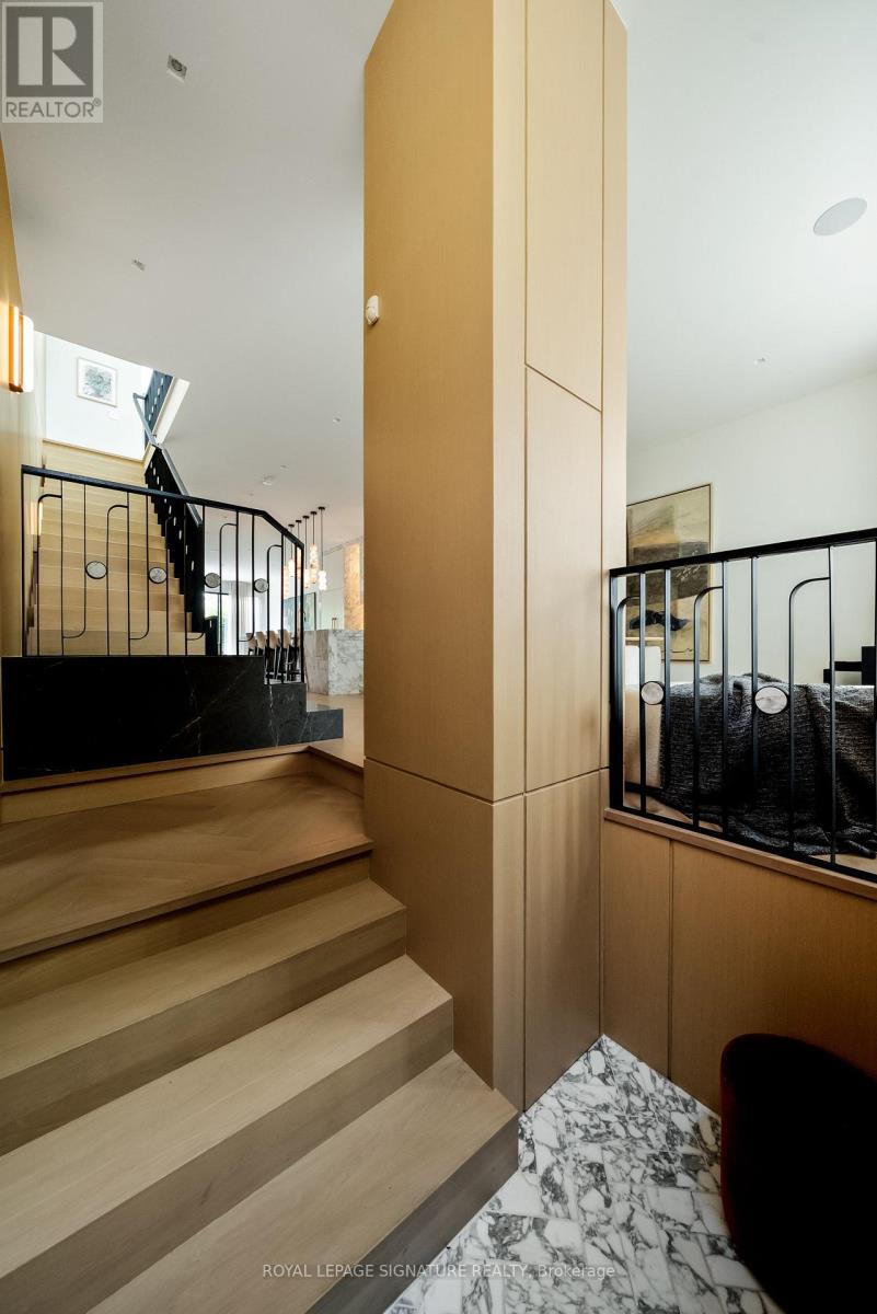 House – 126 SHERWOOD AVENUE, Toronto – photo 5