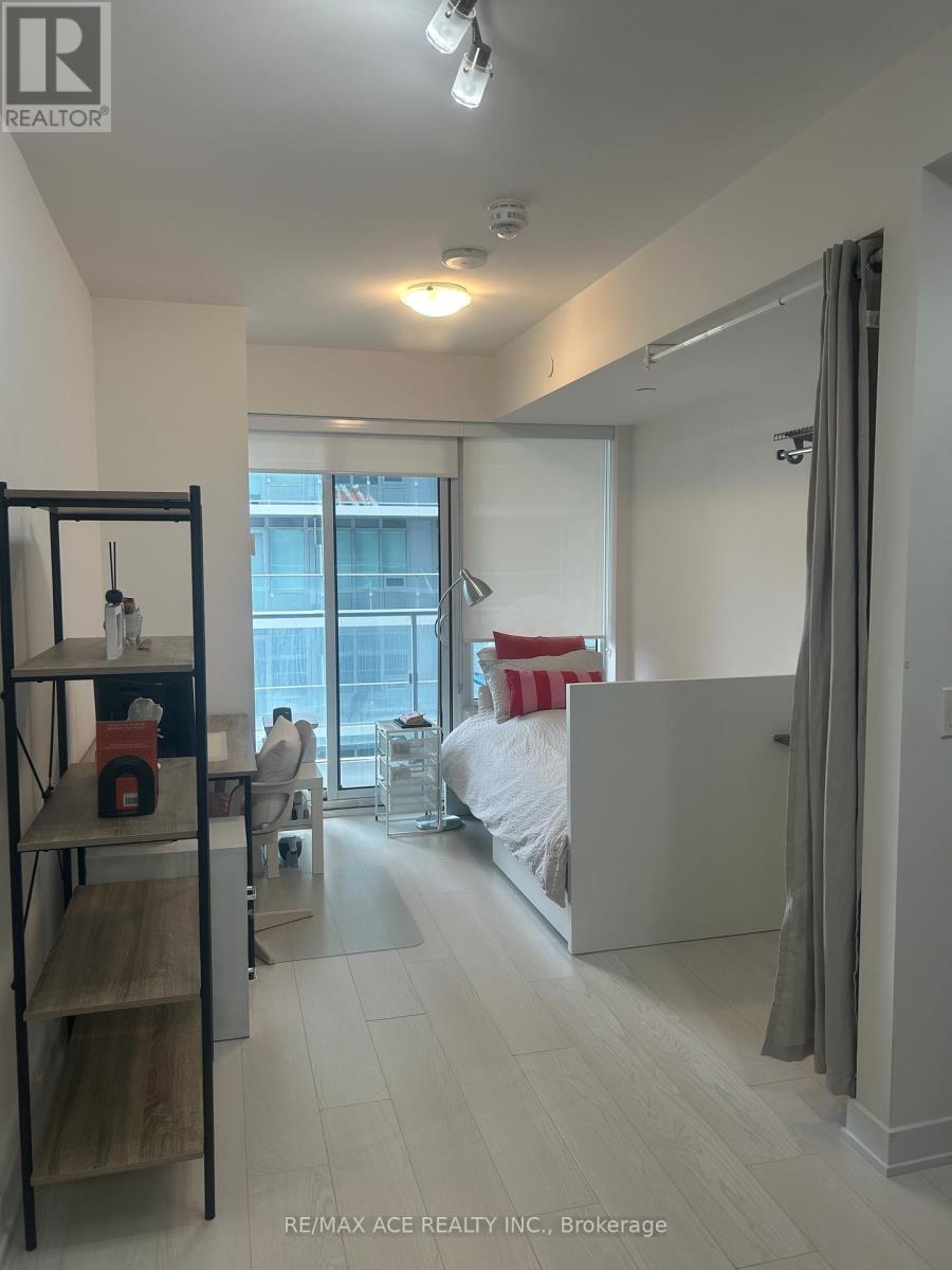 Apartment – 2314 - 195 REDPATH AVENUE, Toronto – photo 2