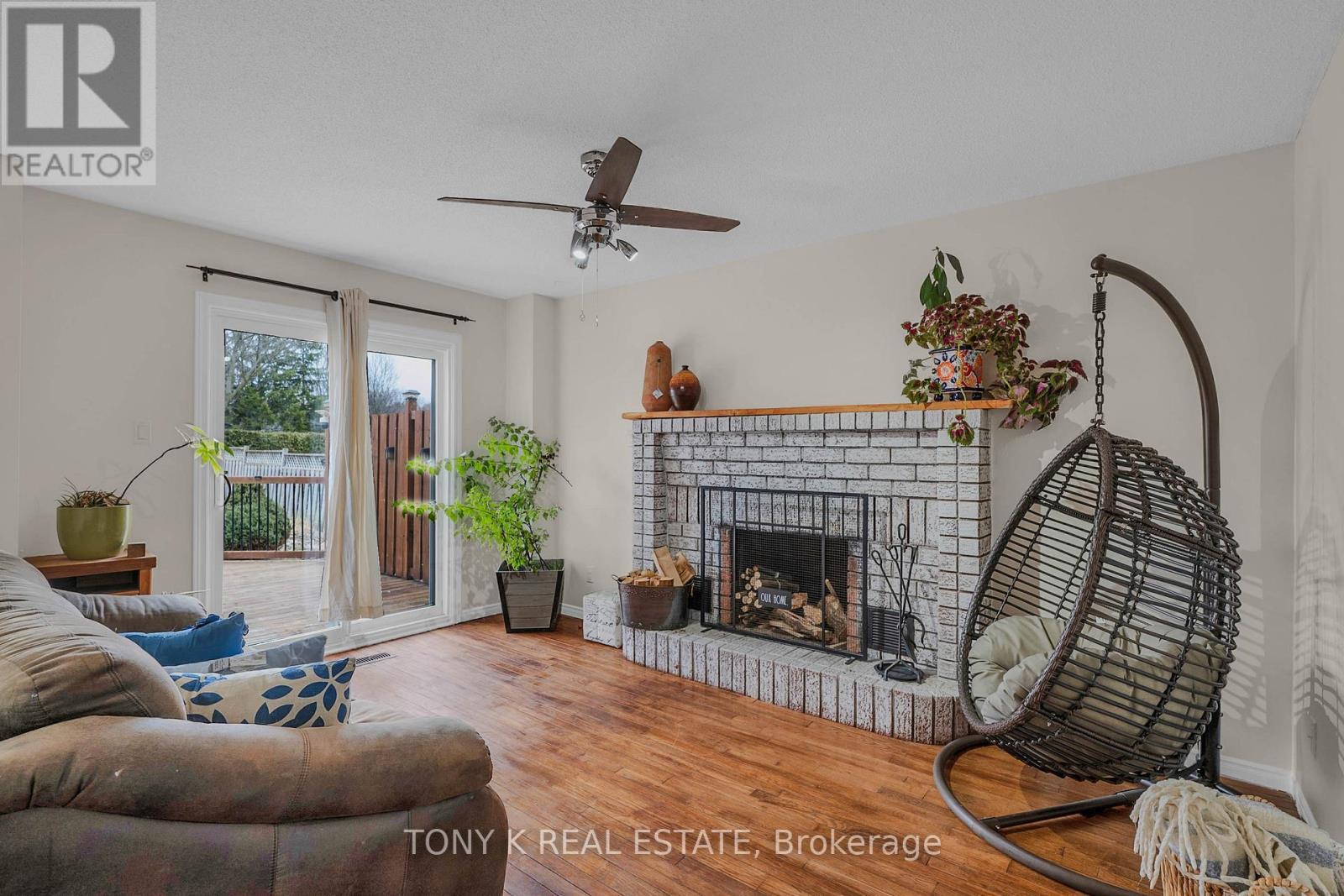 House – 27 INGLEBOROUGH DRIVE, Whitby – photo 4