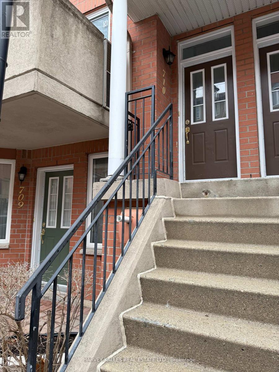 Row / Townhouse – 710 - 1881 MCNICOLL AVENUE, Toronto – photo 2