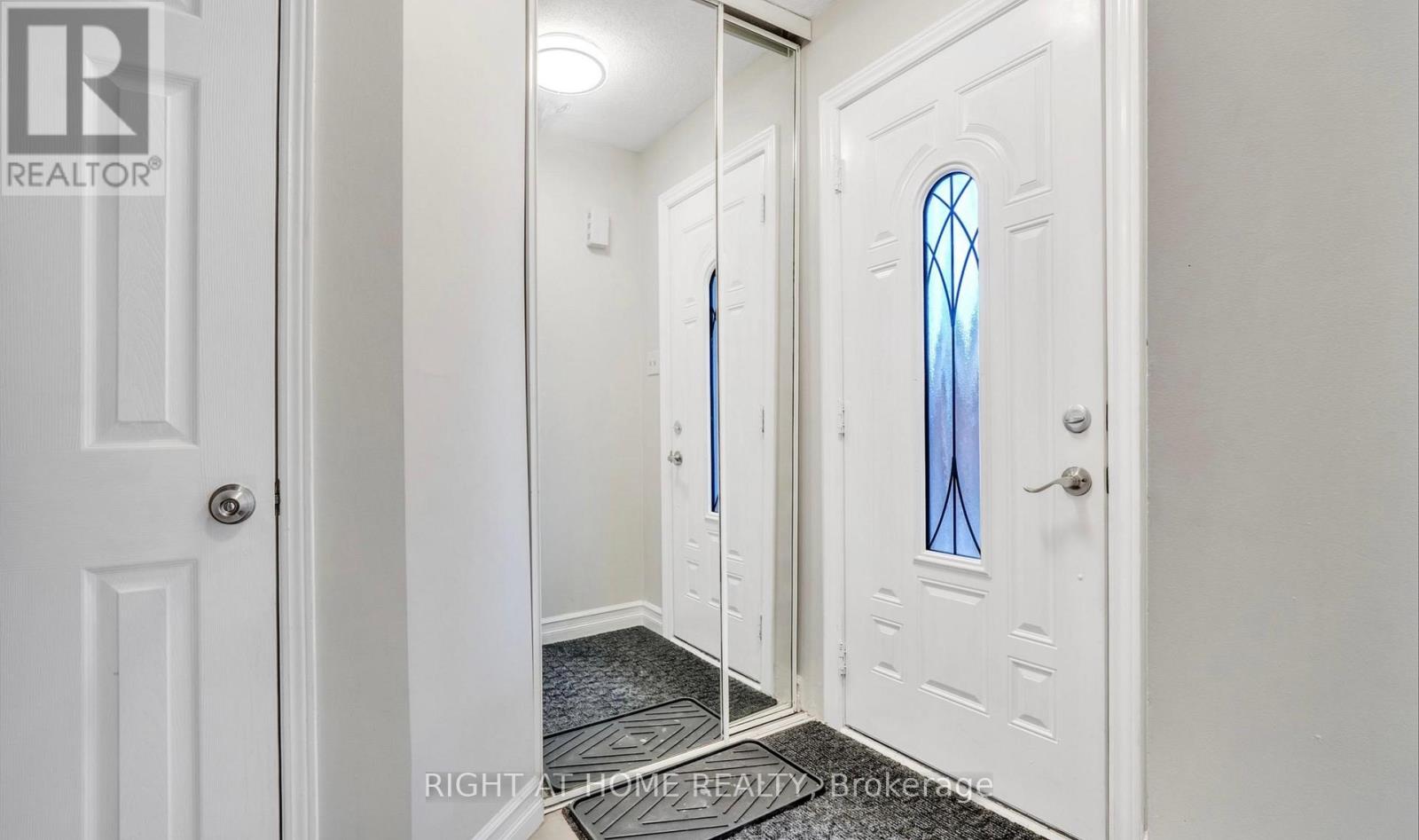 House – 27 MELBORNE COURT, Whitby – photo 2