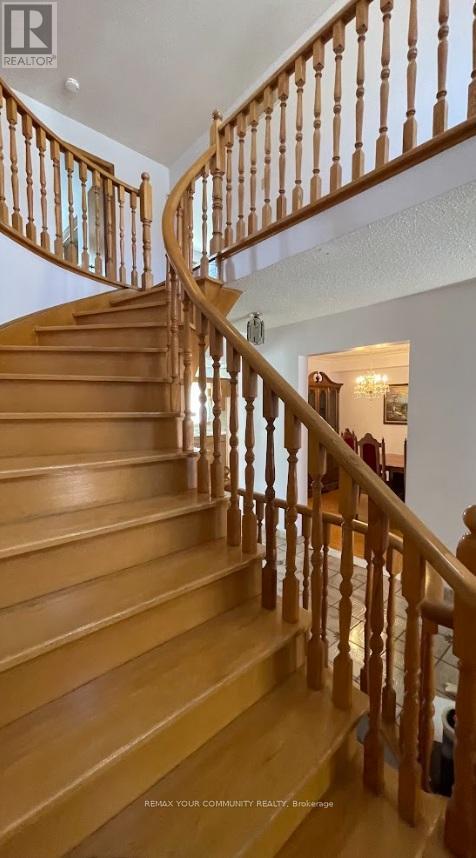House – 15 SANWOOD BOULEVARD, Toronto – photo 2