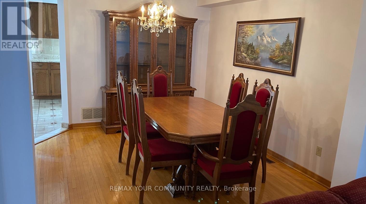House – 15 SANWOOD BOULEVARD, Toronto – photo 4