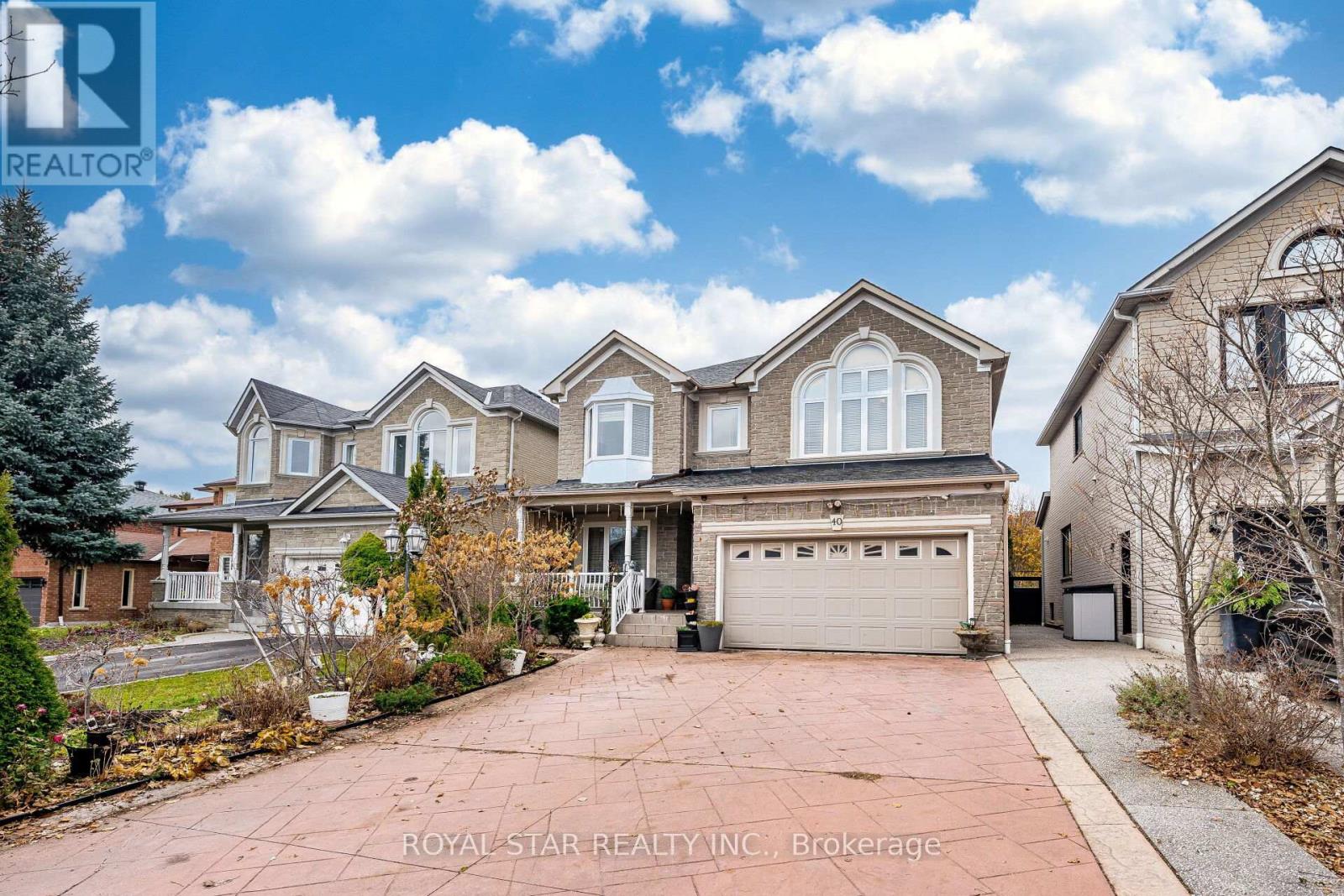 House – 40 OAKDALE ROAD, Vaughan – photo 2