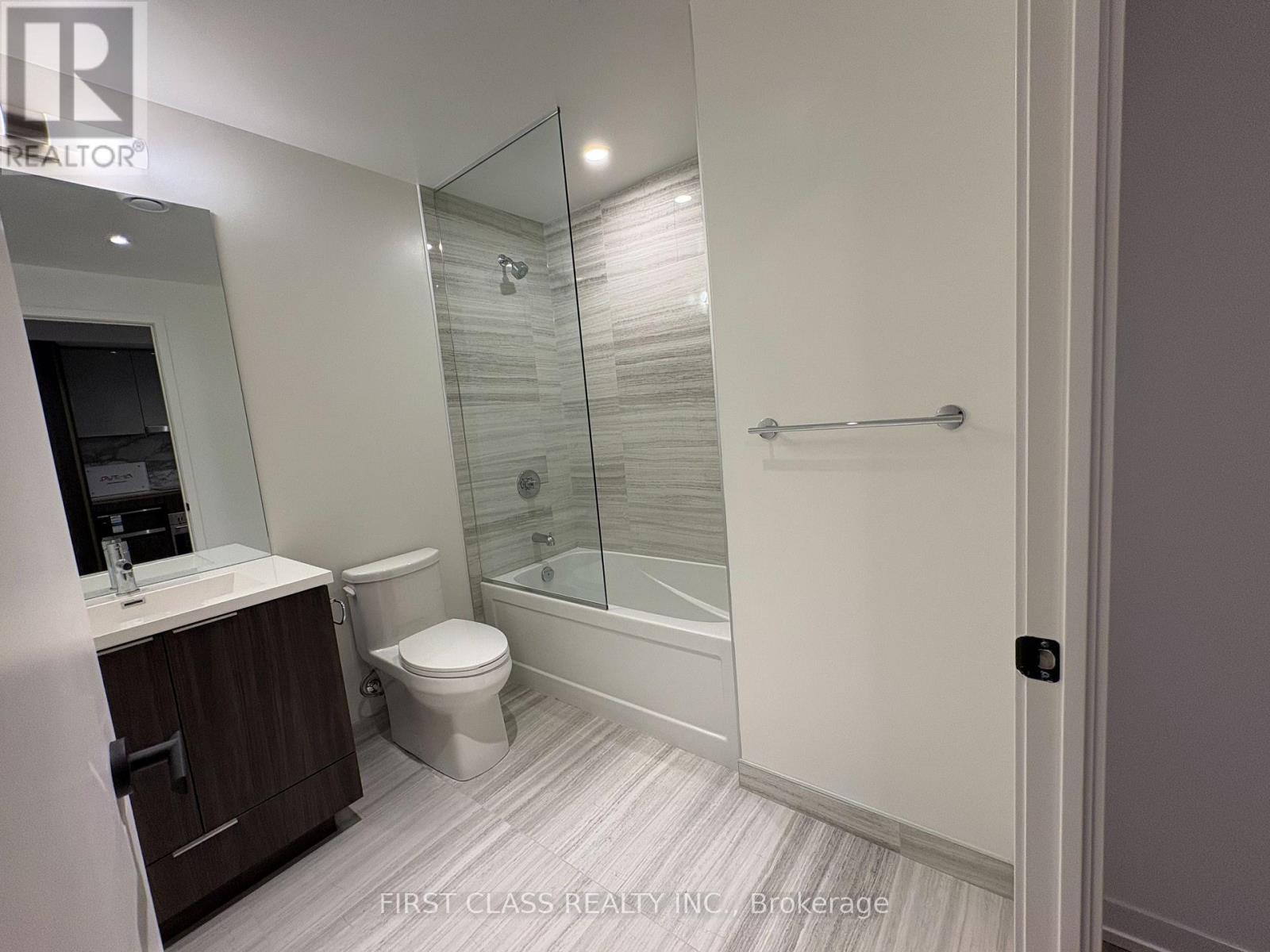 Apartment – 511 - 8 INTERCHANGE WAY, Vaughan – photo 4