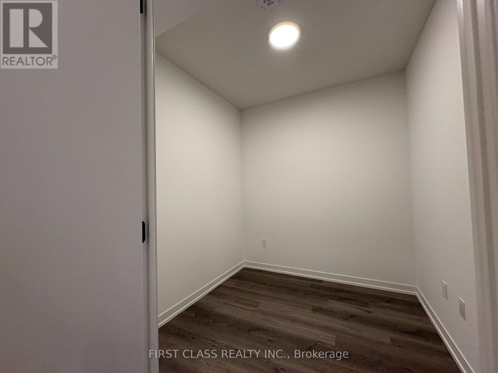 Apartment – 511 - 8 INTERCHANGE WAY, Vaughan – photo 5