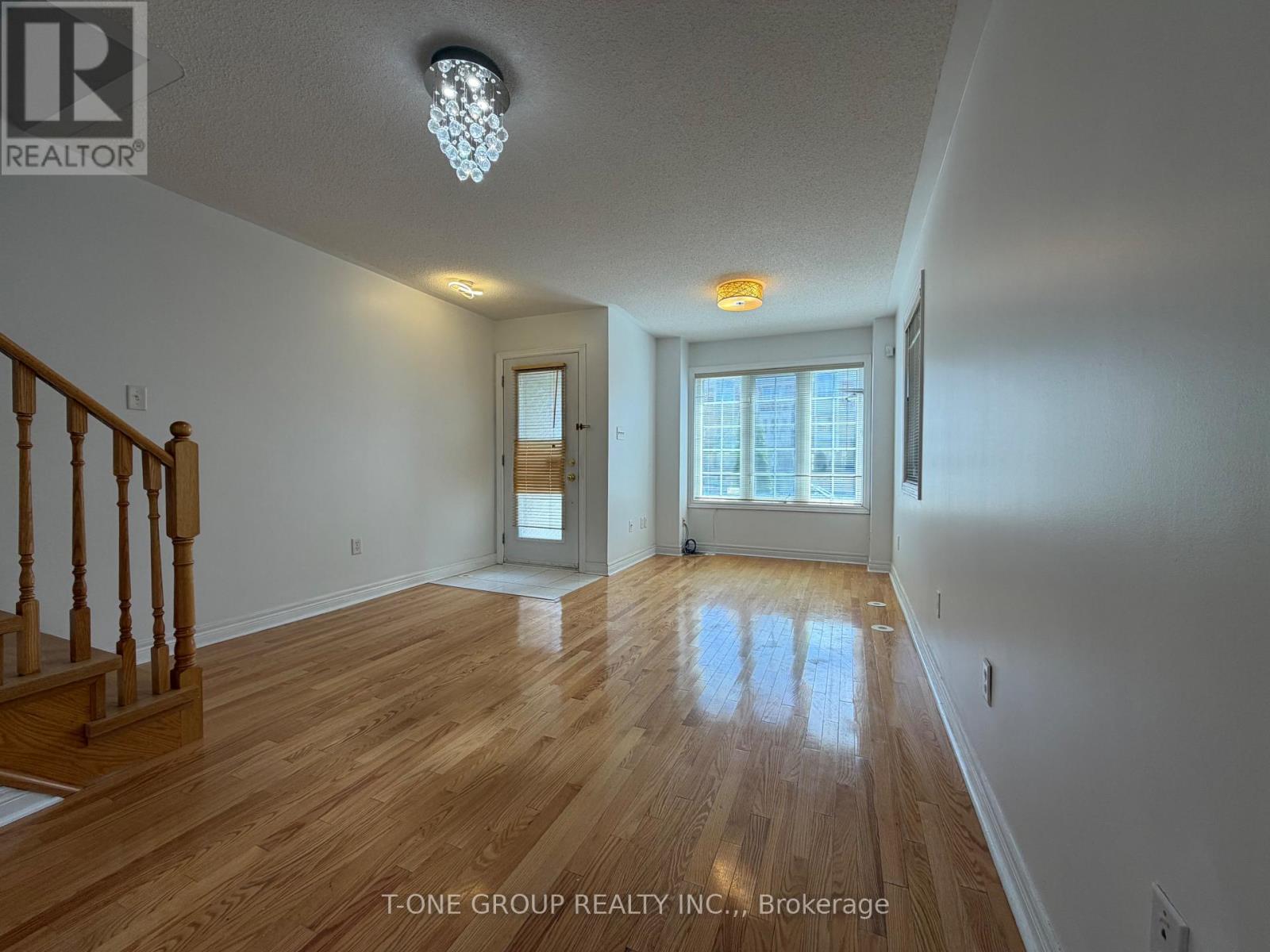 Row / Townhouse – 2452 BUR OAK AVENUE, Markham – photo 5