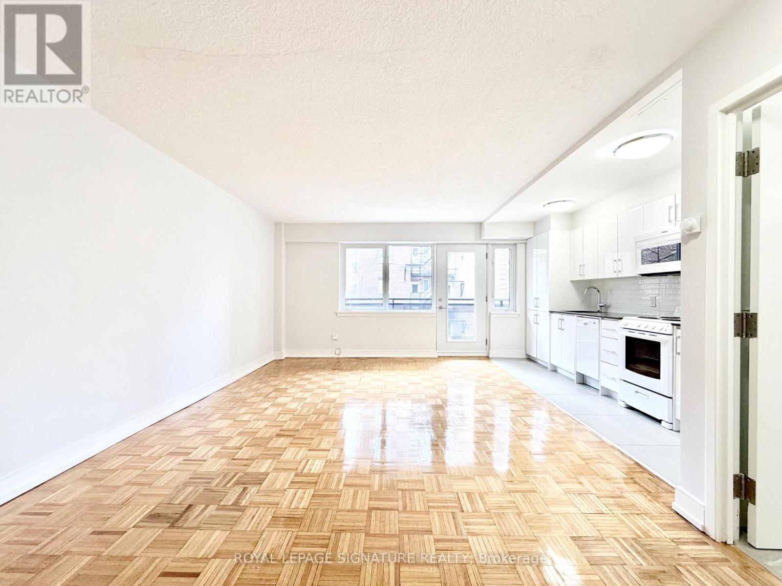 Apartment – 203 - 95 LAWTON BOULEVARD, Toronto – photo 2