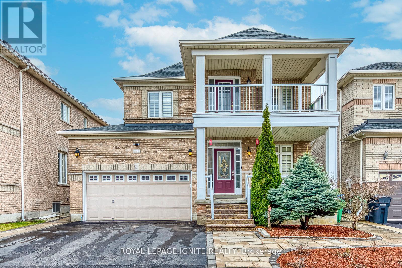 House – 30 STREAMLINE DRIVE NW, Brampton – photo 2
