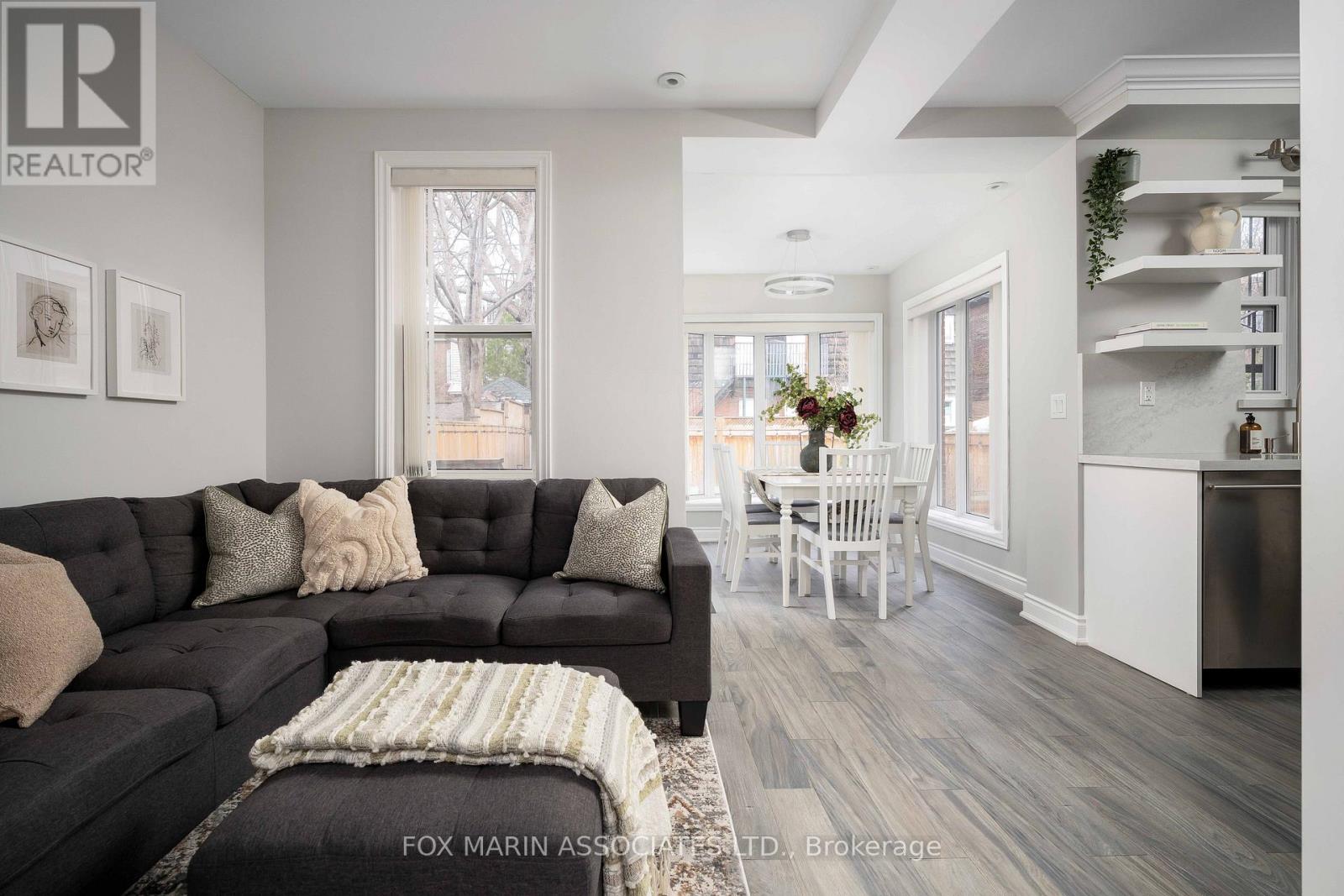 House – 8 SPRINGHURST AVENUE, Toronto – photo 4