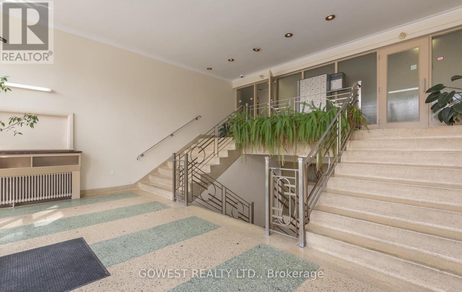 Other – 206 - 205 KEELE STREET, Toronto – photo 2