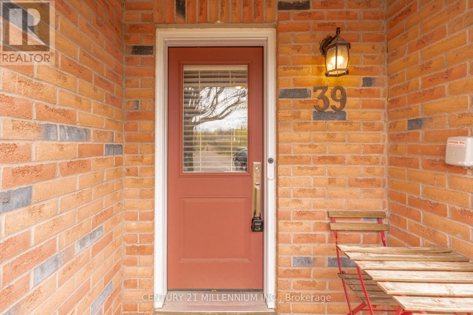 Row / Townhouse – 39 - 7190 ATWOOD LANE, Mississauga – photo 2