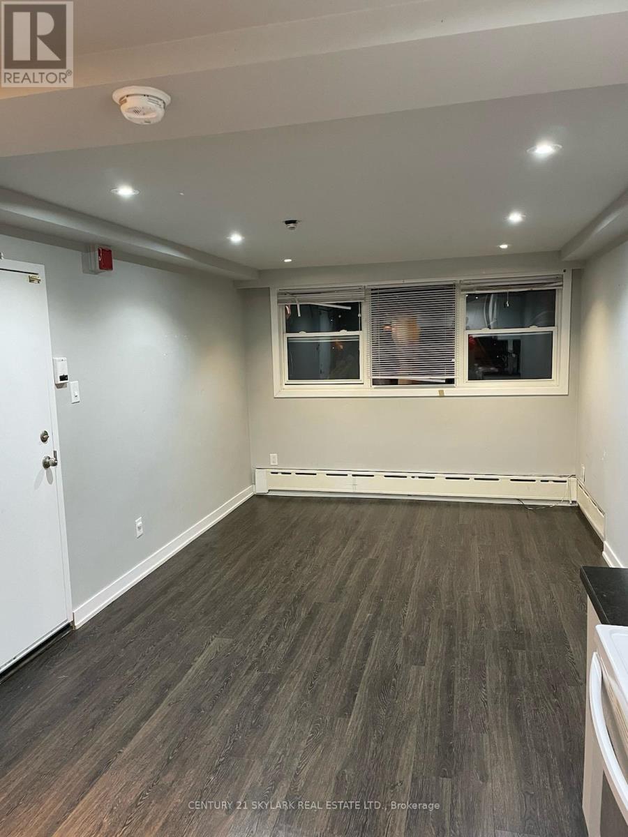 Triplex – 78 CAVELL AVENUE, Toronto – photo 3