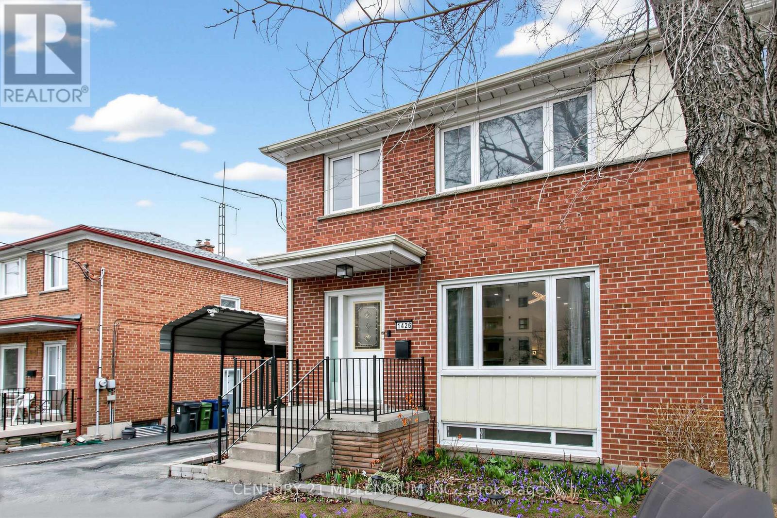 House – 1426 WILSON AVENUE, Toronto – photo 3