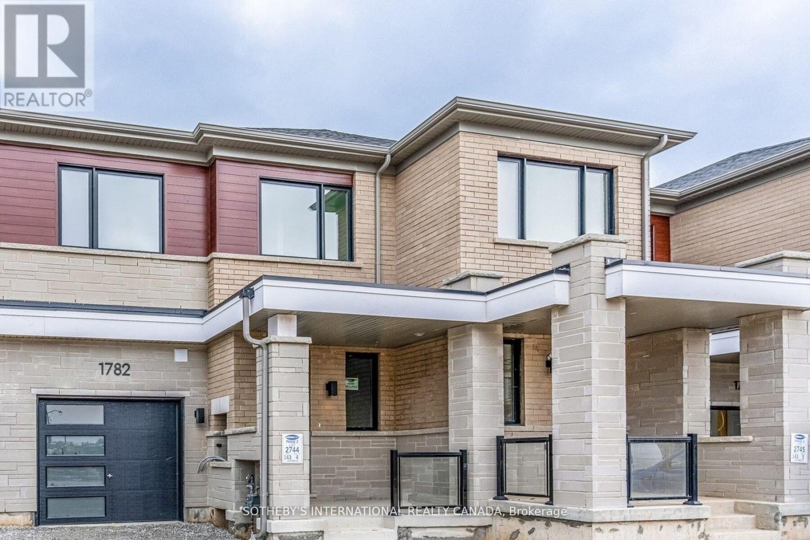 Row / Townhouse – 1782 THAMES CIRCLE, Milton