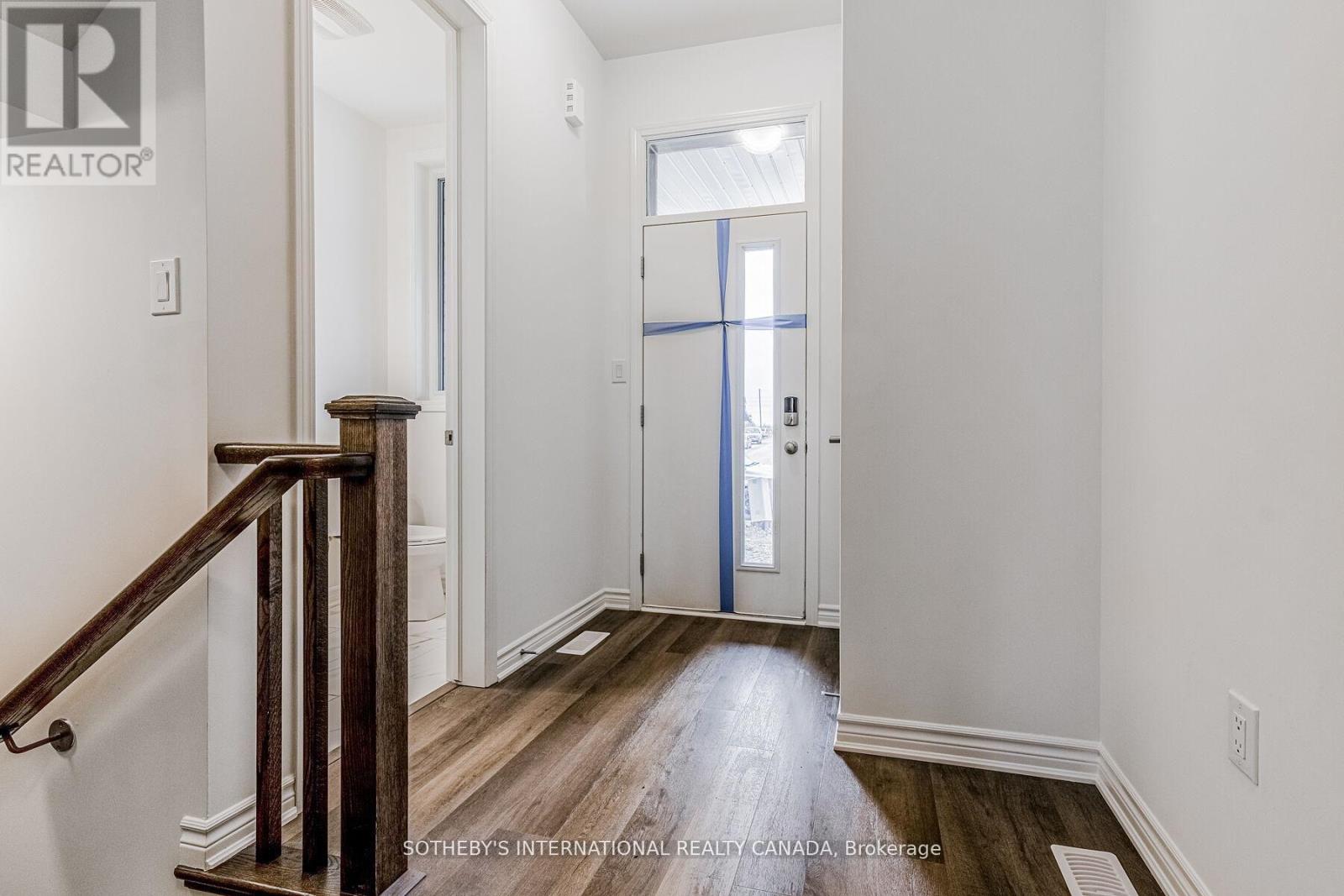 Row / Townhouse – 1782 THAMES CIRCLE, Milton – photo 3