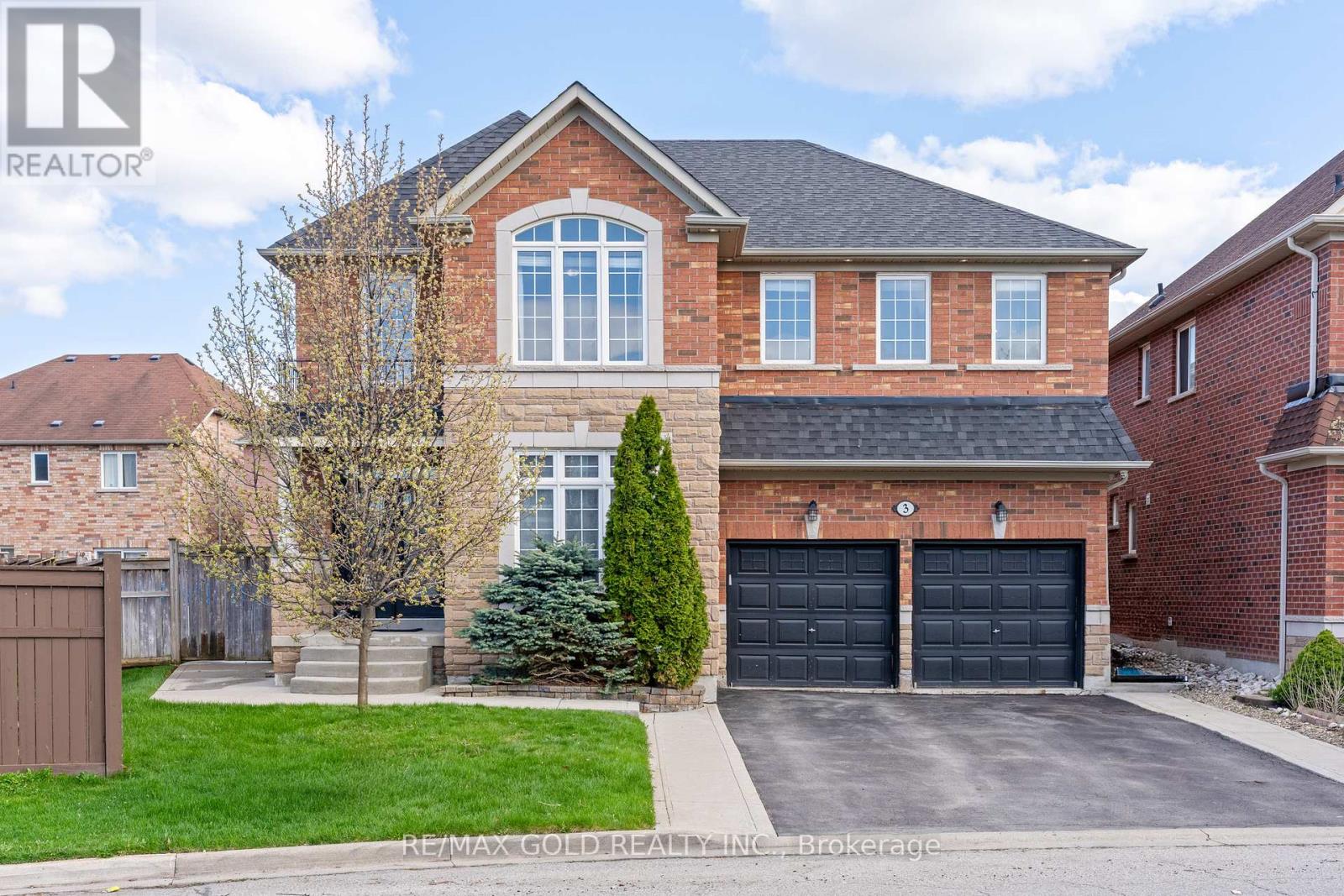 House – 3 POWELL DRIVE, Brampton – photo 2