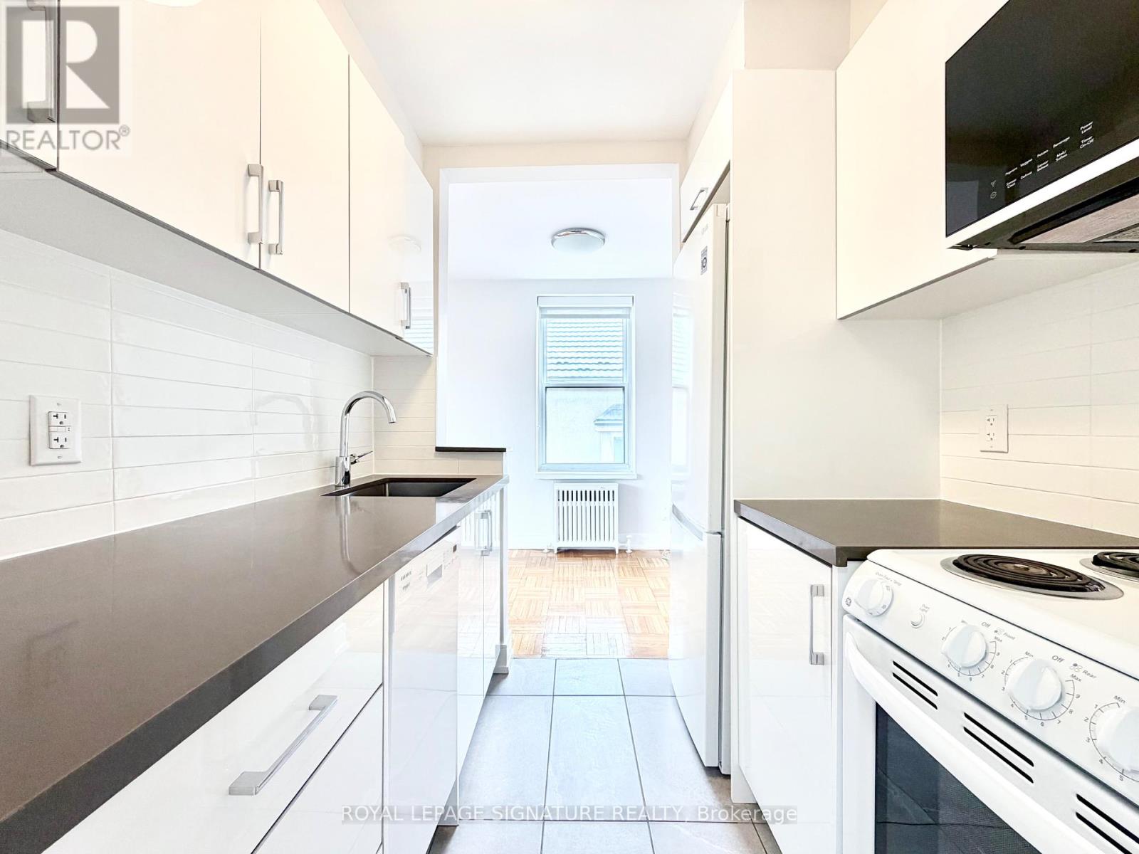 Apartment – 201 - 1545 BATHURST STREET, Toronto – photo 2
