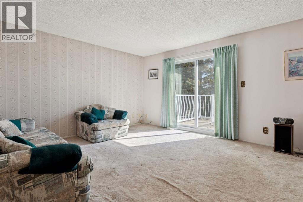 Row / Townhouse for Sale in 117 Sabrina Way SW|Calgary, Alberta t2w4j4 5