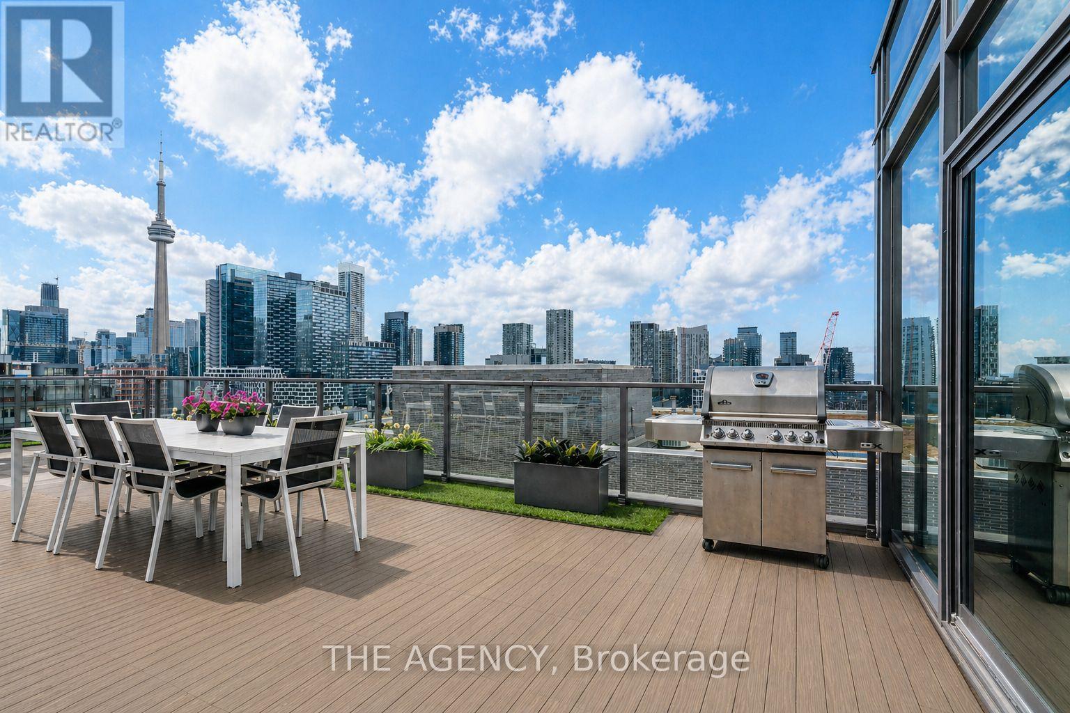Apartment – 111 BATHURST STREET, Toronto – photo 3