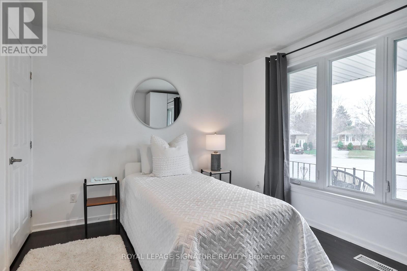 House – 92 PICOLA COURT, Toronto – photo 4