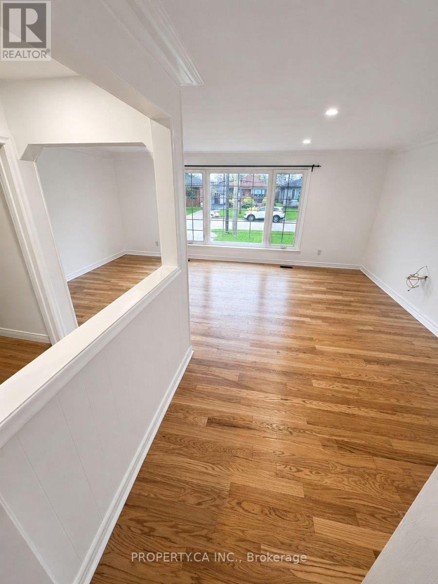 House – 34 WEXFORD BOULEVARD, Toronto – photo 3