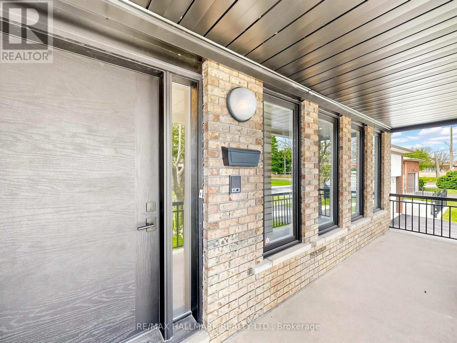 House – 44 BEAMSVILLE DRIVE, Toronto – photo 4