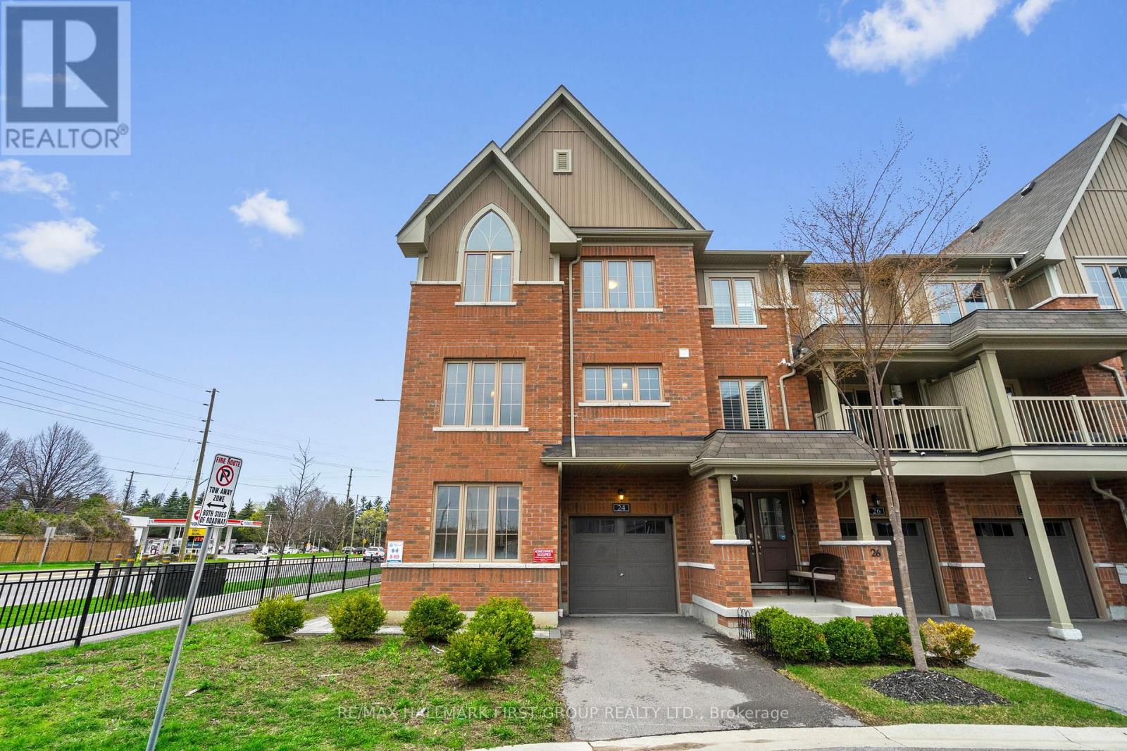 Row / Townhouse – 24 AMULET WAY, Whitby – photo 2