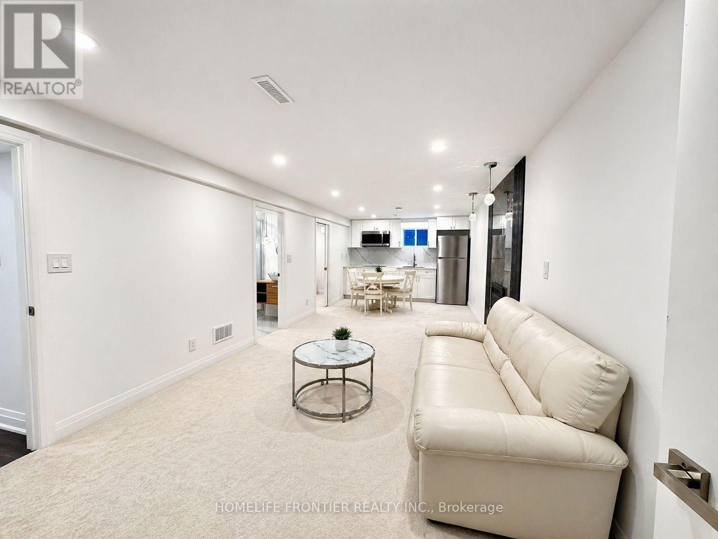 House – BSMNT - 279 SHAW BOULEVARD, Richmond Hill – photo 4