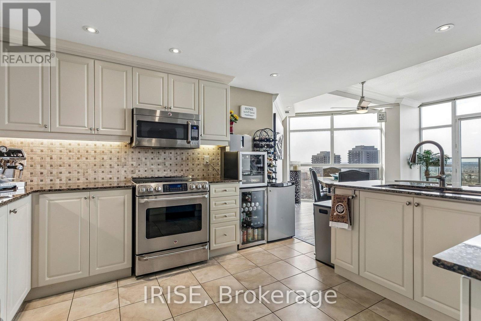 Apartment – PH01 - 9 GEORGE STREET, Brampton – photo 3