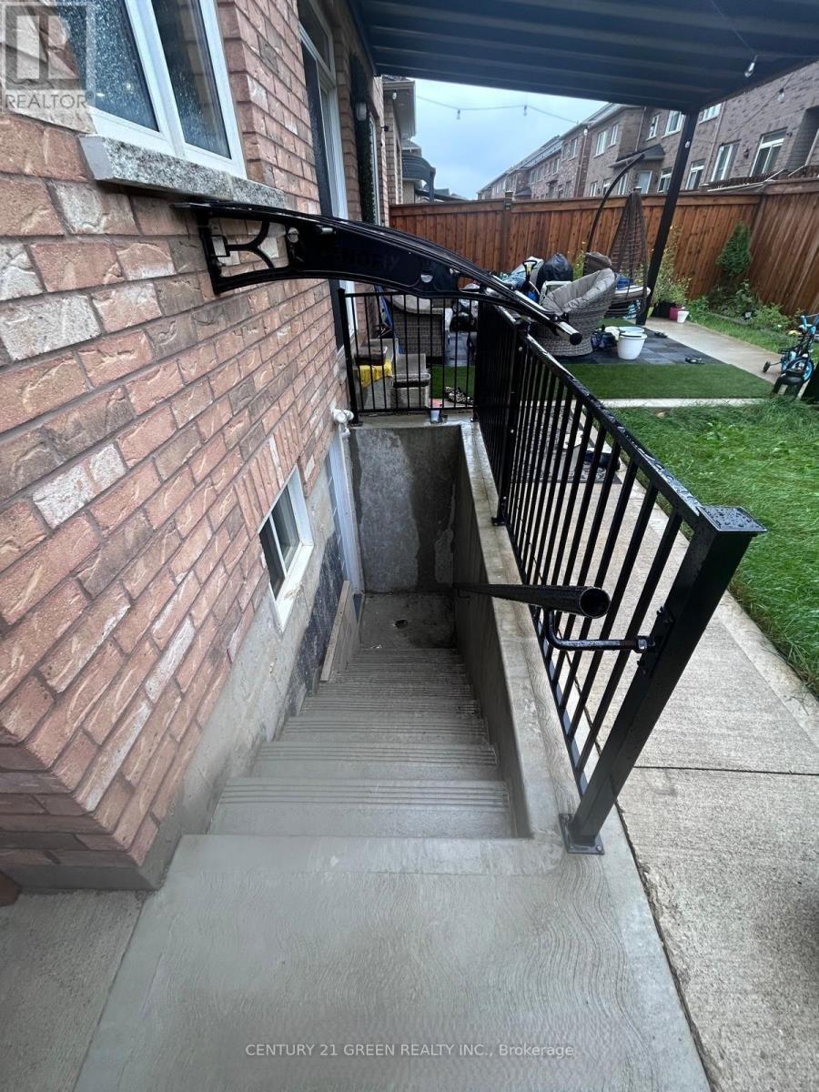House – BSMT - 30 GILLIS ROAD, Brampton – photo 3