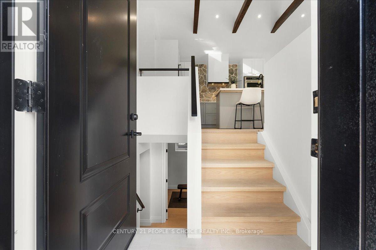 House – 7 NIPISSING DRIVE, Toronto – photo 3
