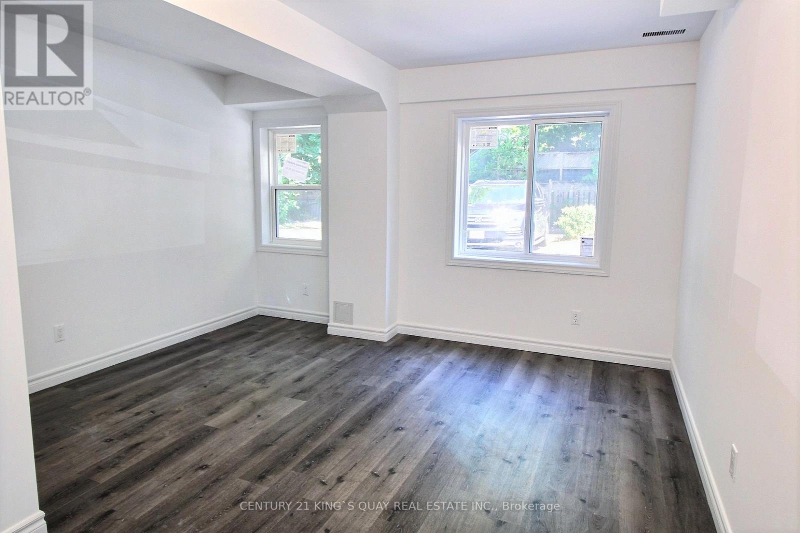 Fourplex – BSMT - 1763 BAYVIEW AVENUE, Toronto – photo 4