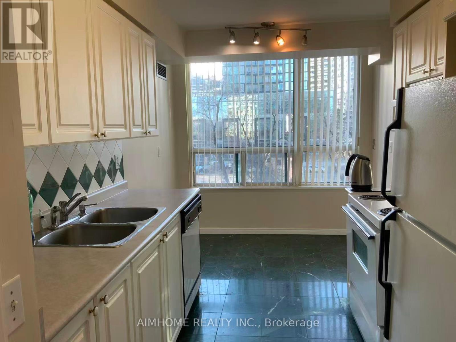 Apartment – 610 - 238 DORIS AVENUE, Toronto – photo 3
