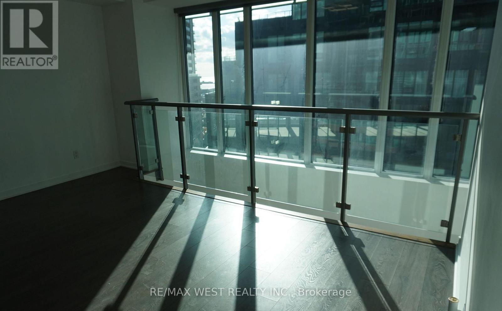 Apartment – 812 - 150 EAST LIBERTY STREET, Toronto – photo 2