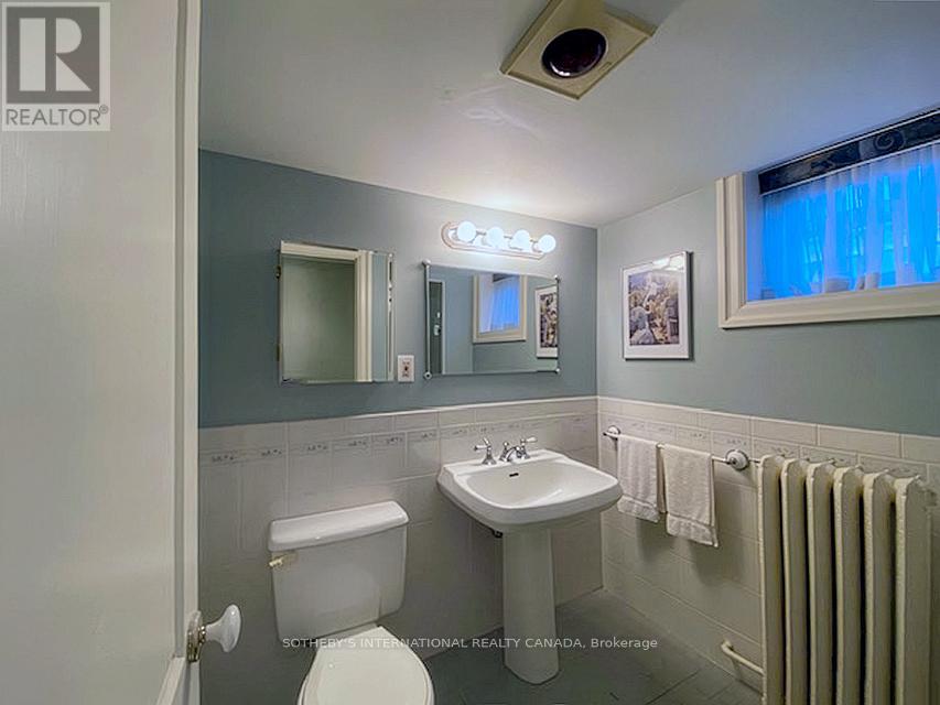 Duplex – MAIN + LOWER - 21 MELGUND ROAD, Toronto – photo 5
