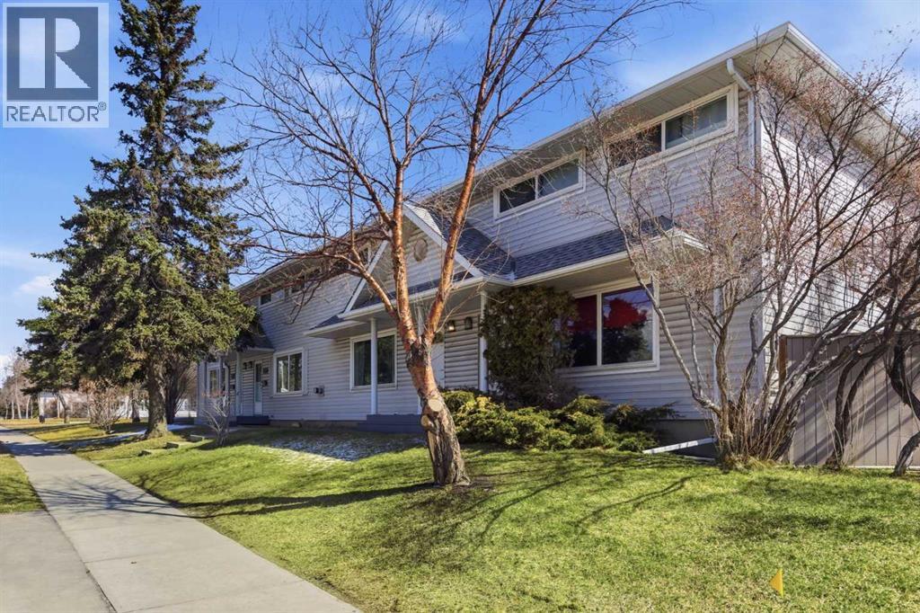 Row / Townhouse for Sale in 433, 4525 31 Street SW|Calgary, Alberta T3E2P8 2